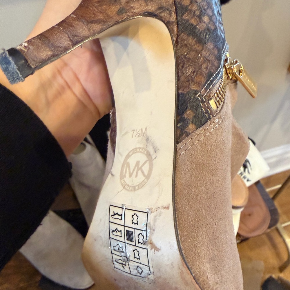 MICHAEL Michael Kors Suede and Textured Brown Heels - Picture 3 of 3